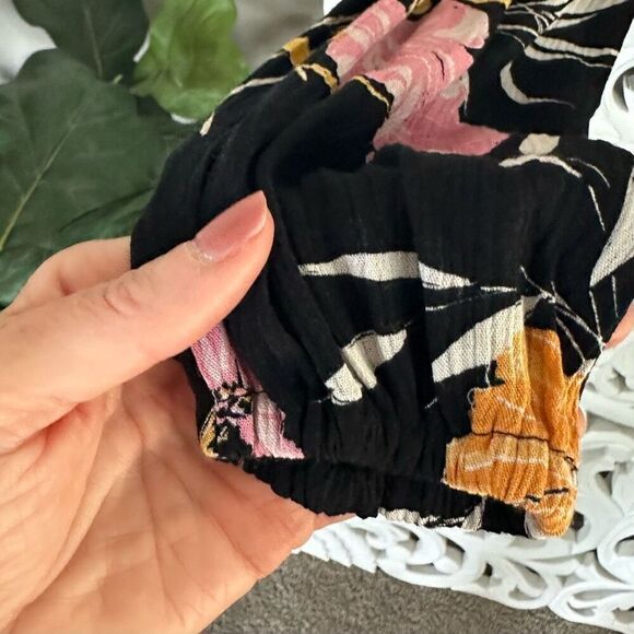 Guess Floral Blouse - Picture 5 of 10